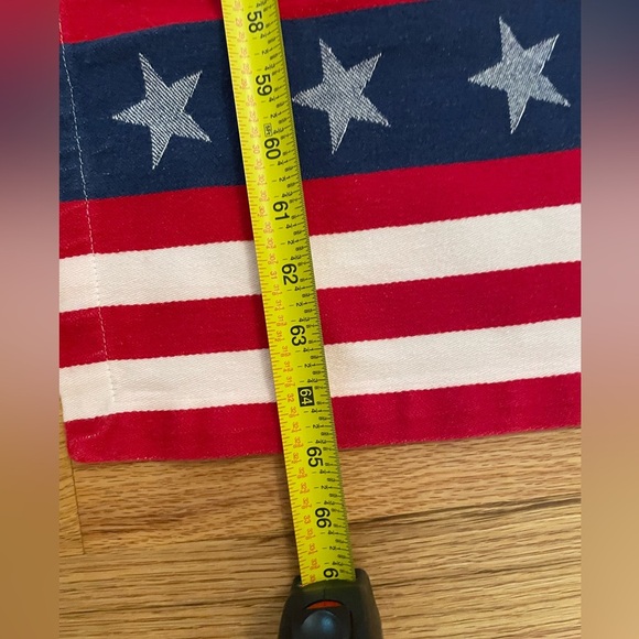 Sur la table Patriotic Stars and Stripes tablecloth - Picture 7 of 9